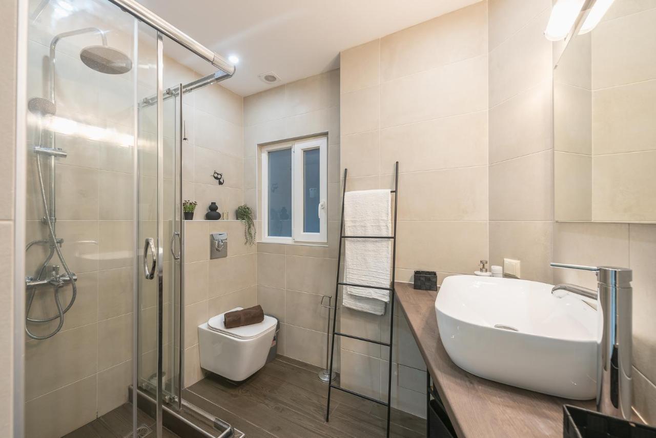 Superb Acropolis View 3bd In Historical Center Apartment Athens